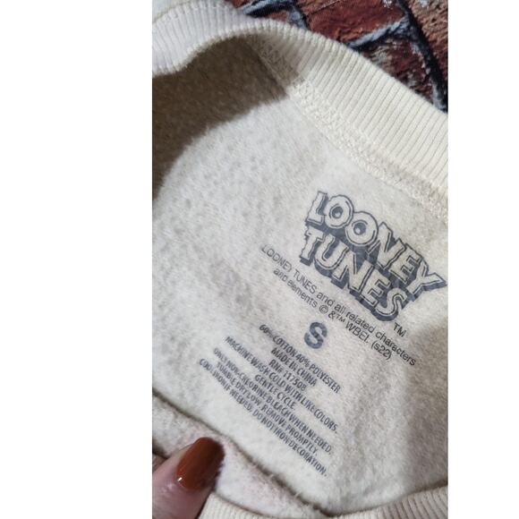 NWOT Looney Tunes Sweatshirt Cream Size S - Picture 4 of 5